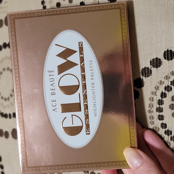 Ace Beaute Glow Essentials Highlighter Palette - Picture 3 of 6